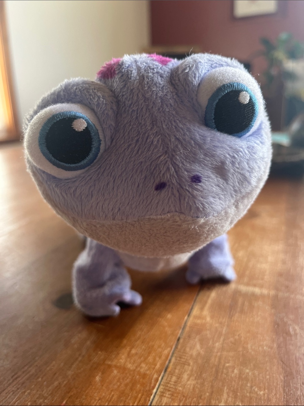Disney Frozen 2 Bruno Walk and Glow Fire Spirit Salamander
